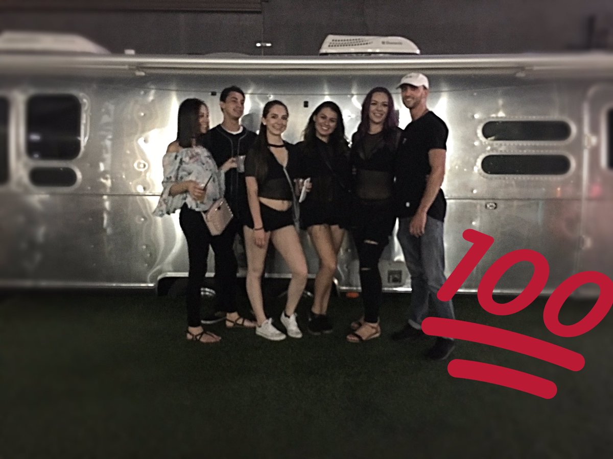 onlyonepapez's tweet image. All my fave people, thank you all for such a fun crazy birthday! @DevanBryce @SCieraaa @__taaayy @angelachavezz @andrewtheswank
