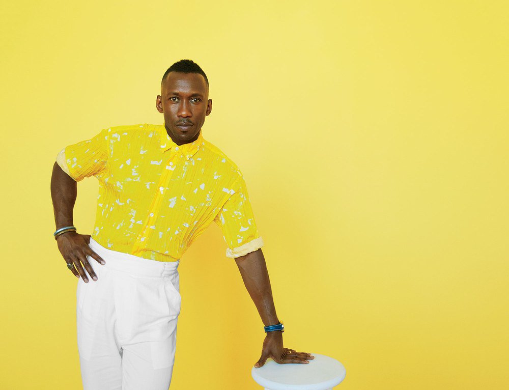 Collider's tweet photo. #MahershalaAli in the interrogation room 😂 #TrueDetective https://t.co/bnJnzkjxE7