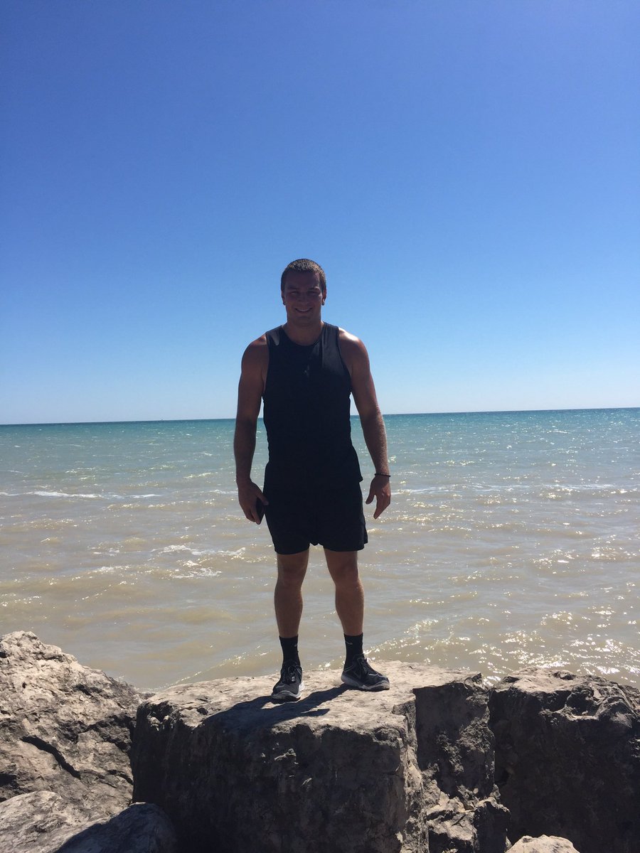rlgarrett1s's tweet photo. Had fun running at Lake Michigan https://t.co/fPQgtOUZZi