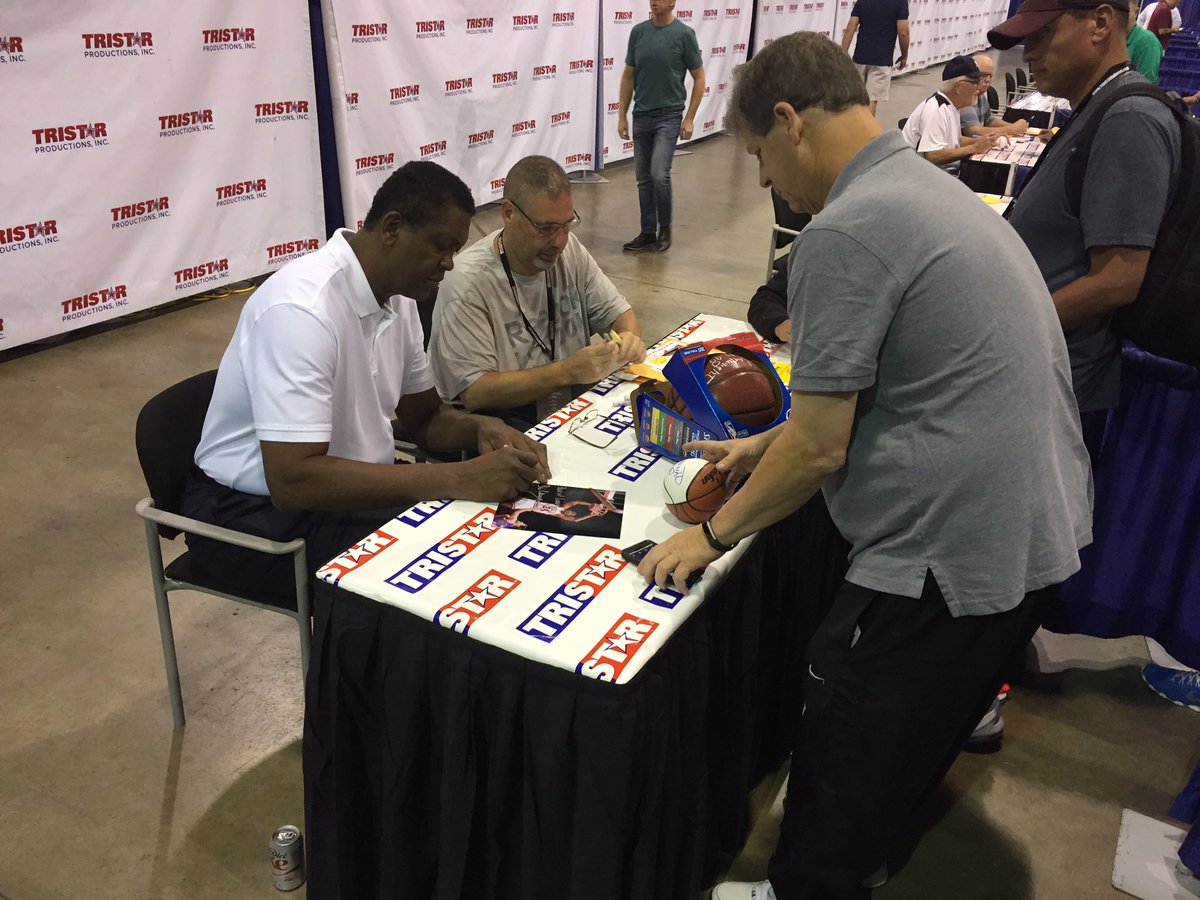 Look who's signing autographs in the #TRISTARAutographPavilion! #JohnnyBench, #BillCartwright, & #FritzPeterson! So cool 😎
