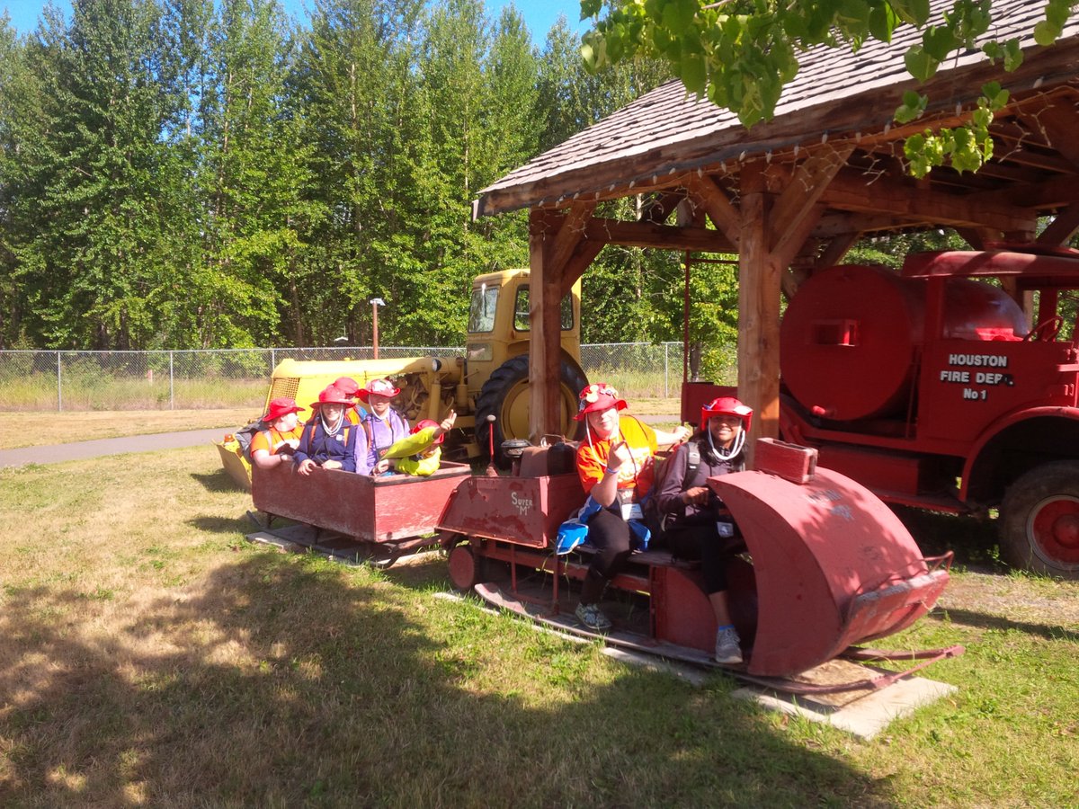 158Pathfinders's tweet photo. Were off to school!!! Visiting Houston today... home of the World's Largest Fly Fishing Rod! https://t.co/P2EuqFjoHQ