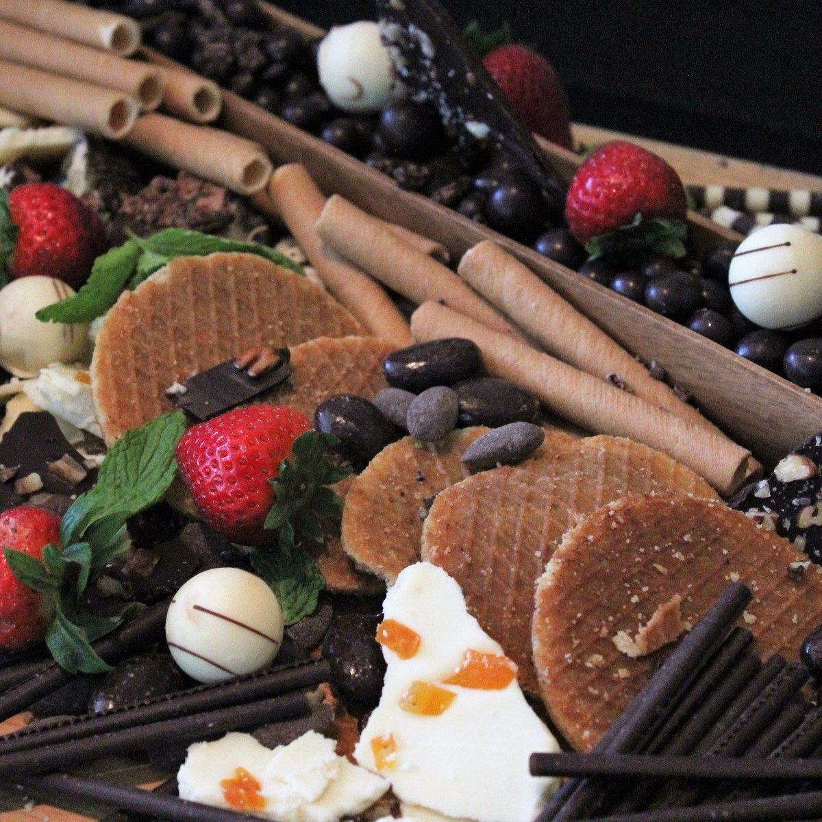 is #tastythursday a thing? because we're making it a thing... #randievents #eventdesign #eventplanning #dessert #chocolate #Nashville #yum