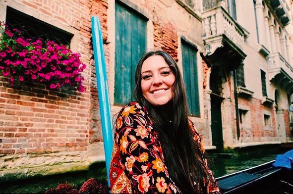 Big smiles because it's getting close to recruitment! Use the link below to sign up! …paulpanhellenic.mycampusdirector2.com/landing/