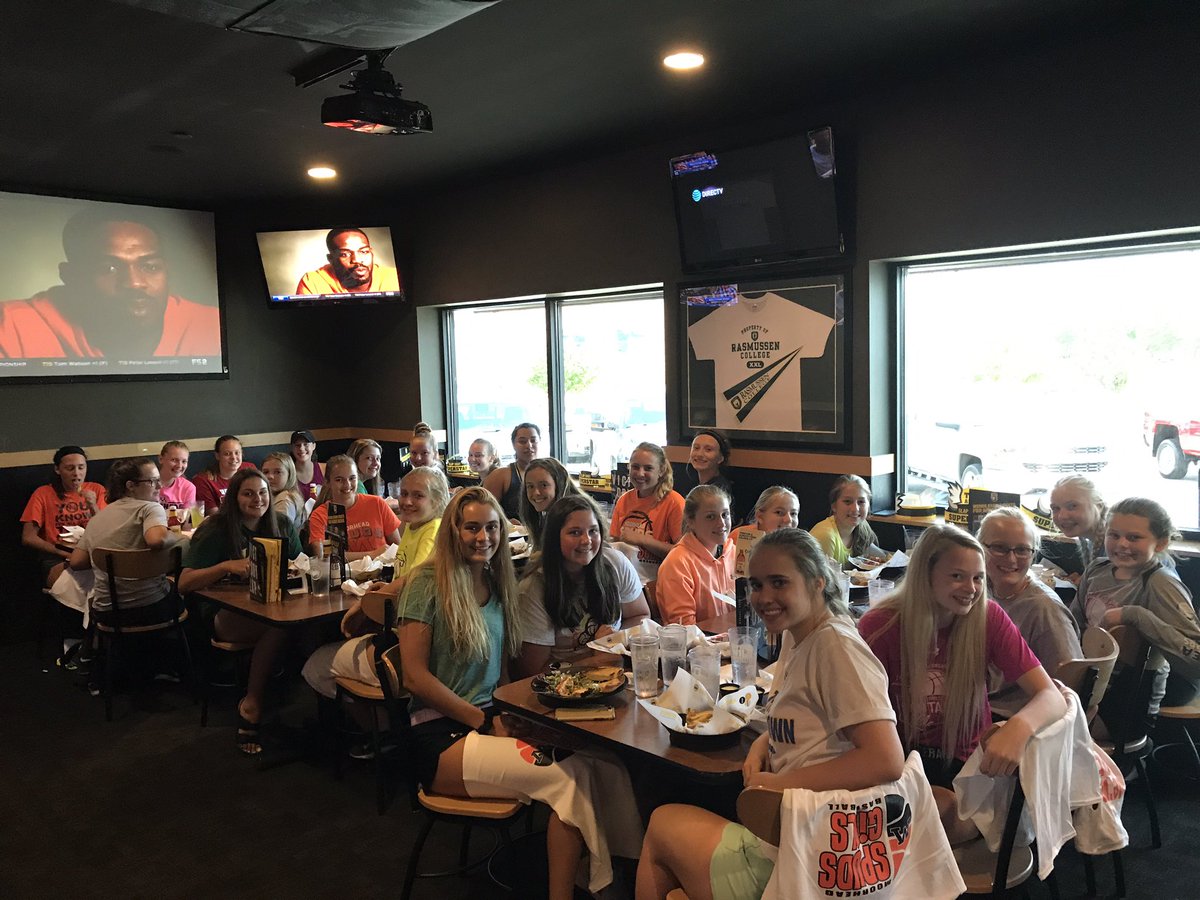 MHDgirlsbball's tweet photo. Skills today! Thanks for a great summer ladies! #seeorange https://t.co/ihlcDVm7n6