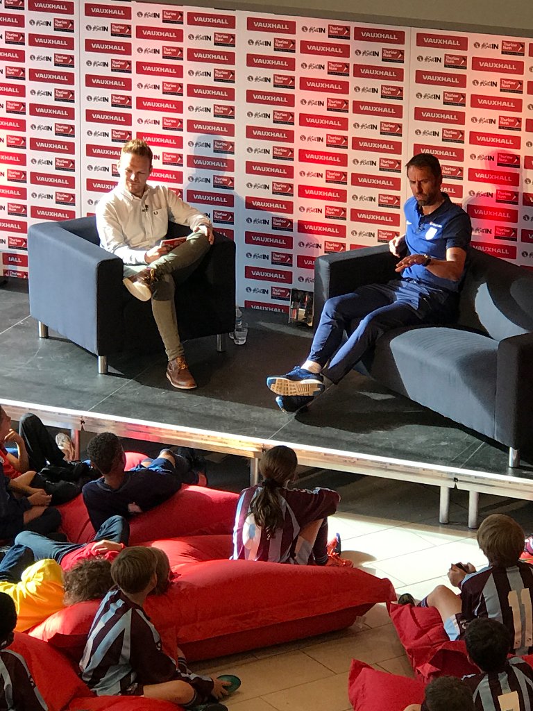 ThurlowNunn's tweet photo. Gareth Southgate is loving the questions you have sent in although you guys sure have put him on the spot! #GetIN #AskGareth https://t.co/pl13x5Favo