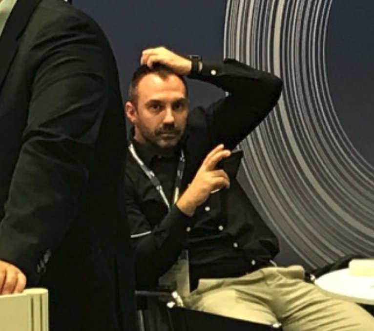 codelancer's tweet photo. Is it you, Serge ? What your private face doing in public place ? https://t.co/CxWLnsAW6W