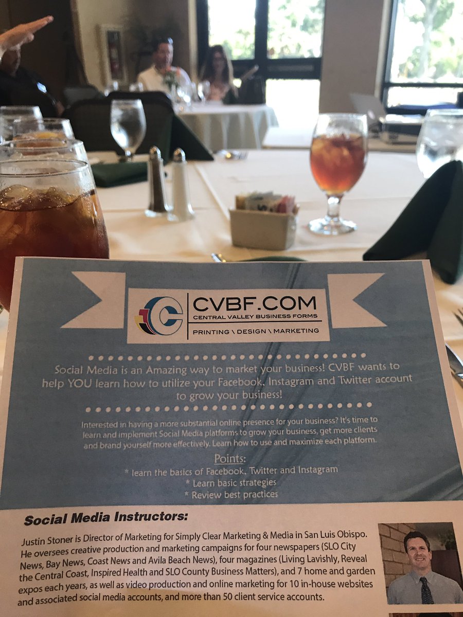 SommerDeFreitas's tweet photo. Taking a Social Media class to help promote our Business Sierra Nevada Pork!! #CVBF @SnapPopSocial https://t.co/o2D3lIkMds
