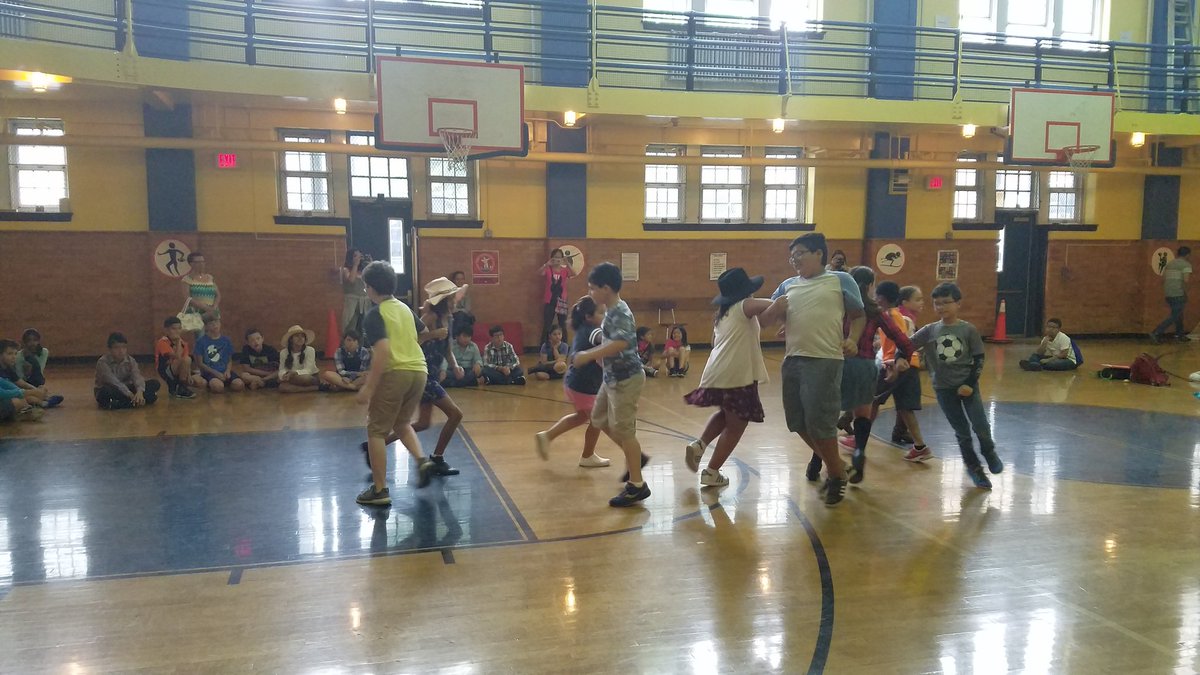 _Chef_Monty's tweet image. @WeehawkenTSD End of the program ice cream party #summerenrichmentprogram #weecook lots to eat and enjoy!