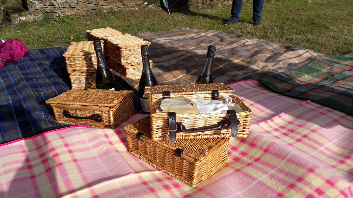 The sun is shining <a href="/GuildfordBard/">Guildford Shakespeare Company</a>