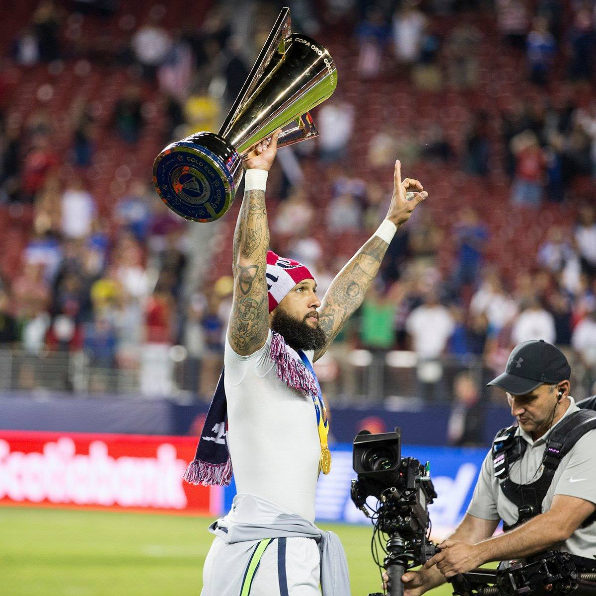TimHowardGK's tweet photo. About last night...#GOLDCUPCHAMPS 🇺🇸🇺🇸🇺🇸 https://t.co/d6Nm18ABOI