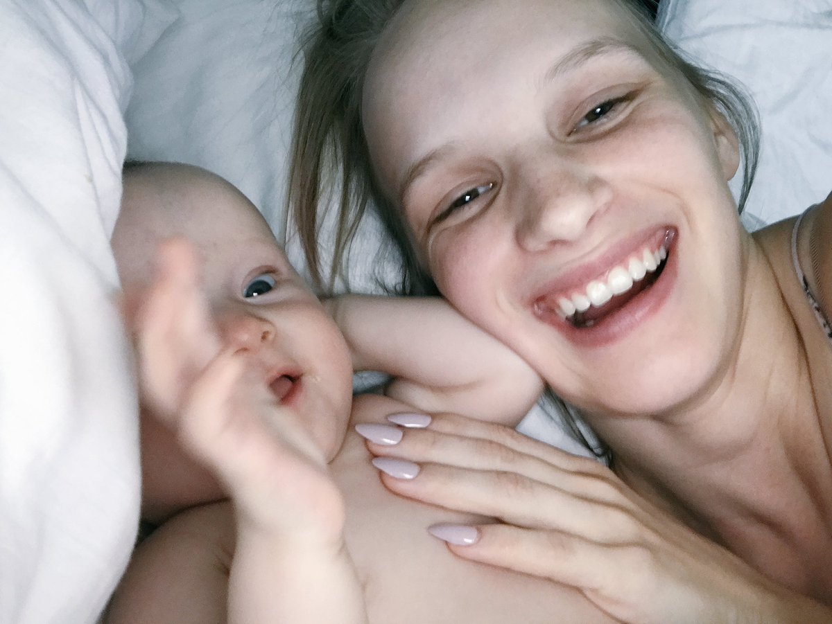 Okbabyyt's tweet photo. Cuddles 💛 https://t.co/zAiZYgTANK