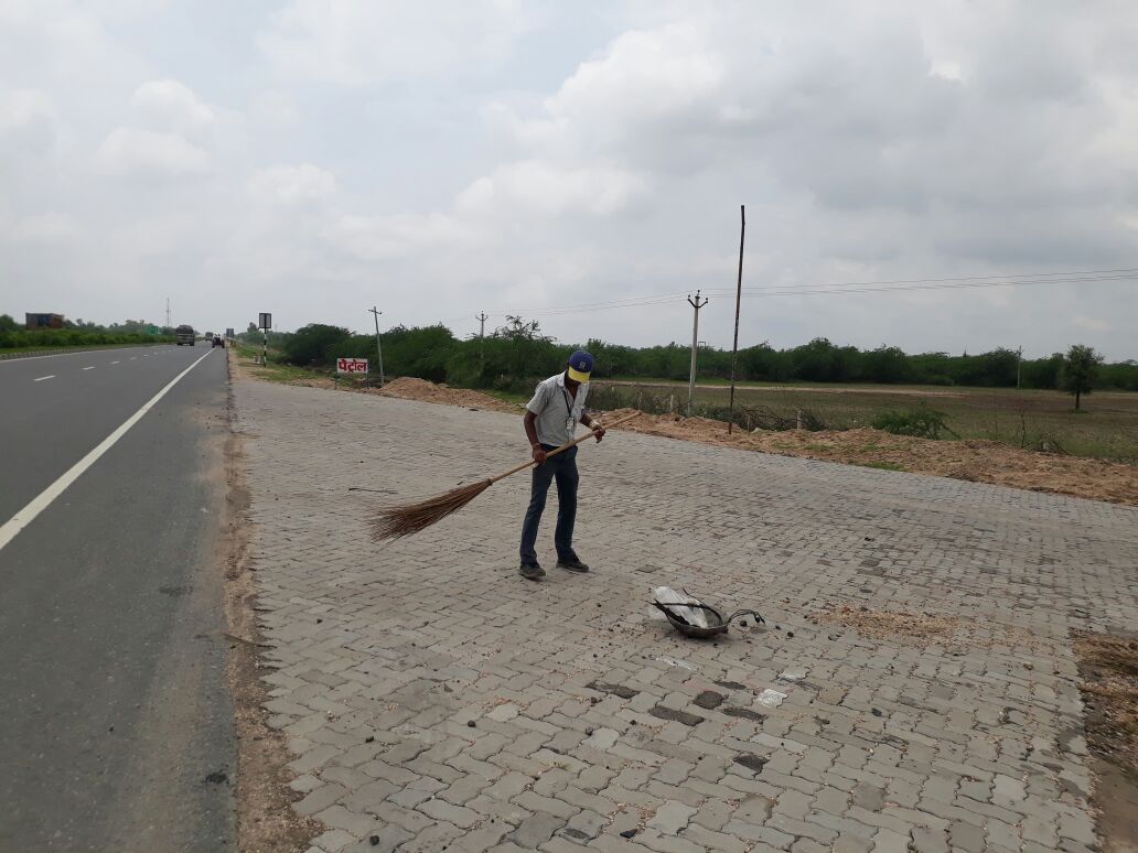 BPCL_Jodhpur's tweet photo. स्वच्छ भारत की और बढ़ते कदम..!!
@bprajstate @PeethambaranT @singharunbpcl @BPCLRetail https://t.co/DImCN7CeVB