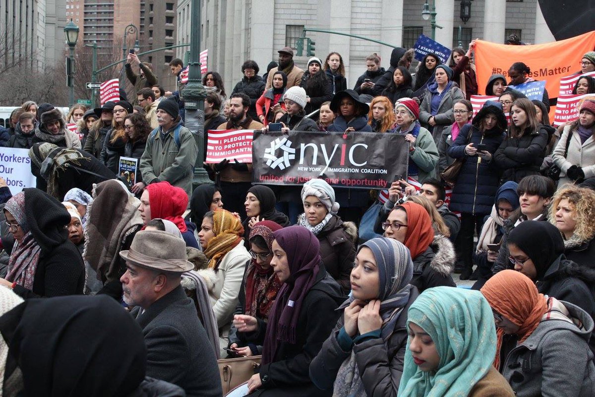 HeyItsMurad's tweet photo. Right before the #MuslimBan was signed we held a #JummahPrayer at #FoleySq outside of #DHS! #NoMuslimBanEver #CantBanMe @thenyic #Resist https://t.co/fc1MJNe3wc