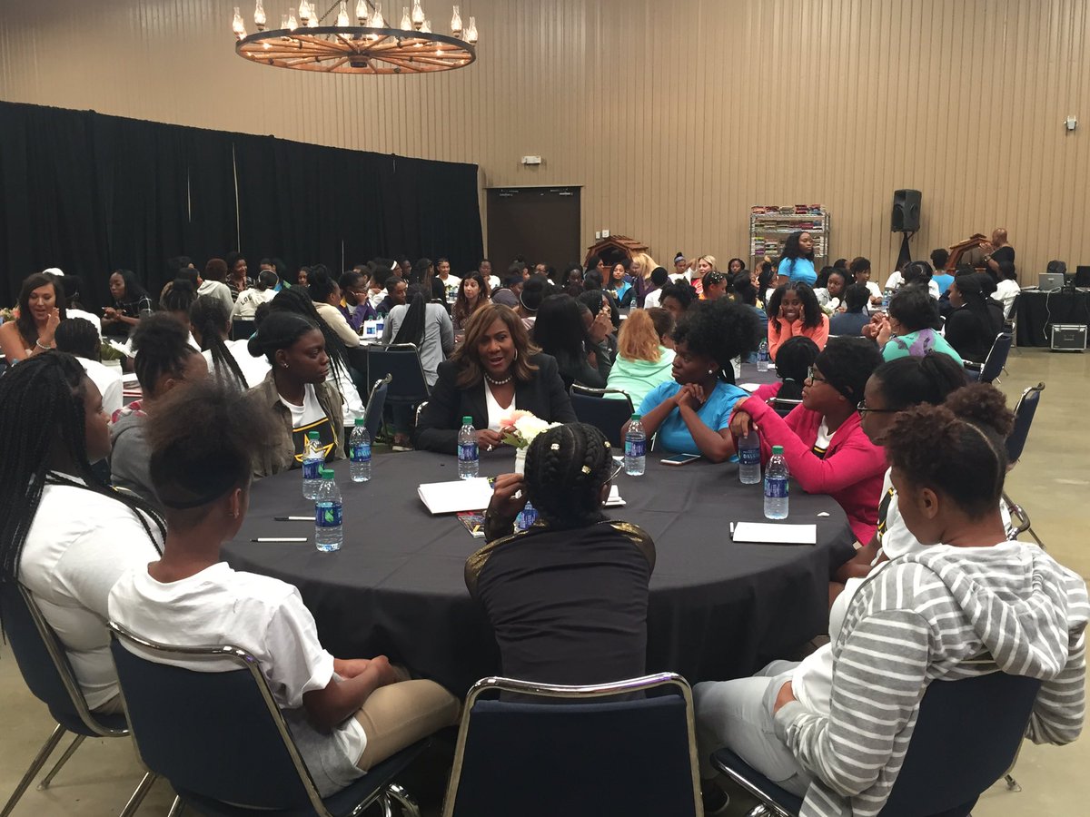 natashatlee's tweet photo. .@cbs46 @karyngreer @CBS46DigsDeep sharing wisdom with #GWRTW @harvey.foundation @whysoserrious #GirlsRule #AspiringYoungWomen https://t.co/8j9vX3Ph0z