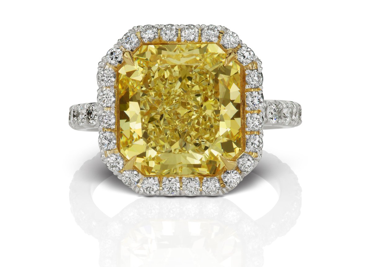 #Thursdaythoughts Your engagement ring says everything about how unique and exciting your relationship is #design #livingart