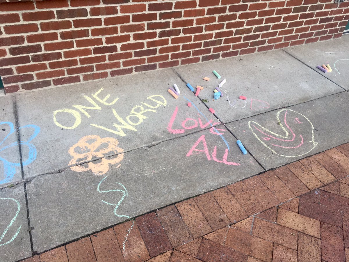 ConnectedFT's tweet photo. #rockthewalk in #downtownMHK now through Saturday! #fairtrade #chocolate samples at Connected :) https://t.co/IKSb8AZr4K
