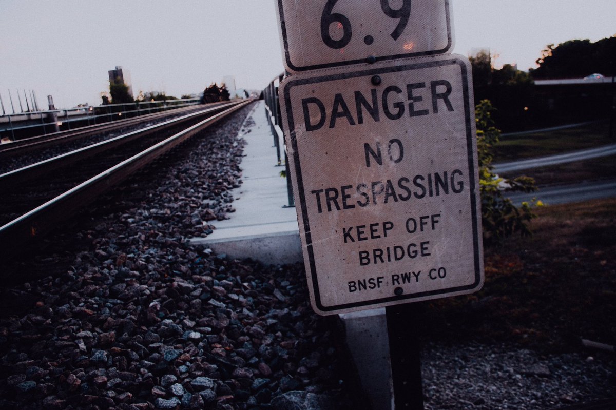lostin_fargo's tweet photo. The only constant in Fargo, there will be trains https://t.co/kHiH5MiBtZ