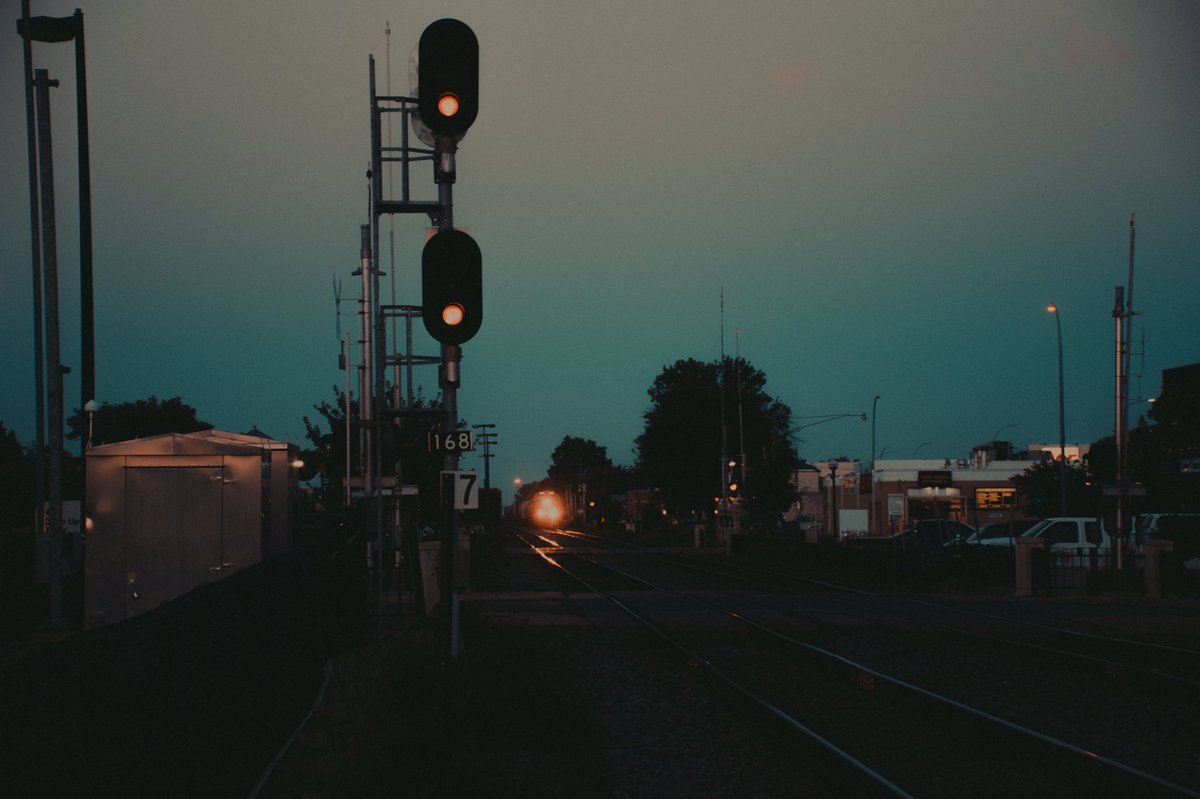 lostin_fargo's tweet photo. The only constant in Fargo, there will be trains https://t.co/kHiH5MiBtZ