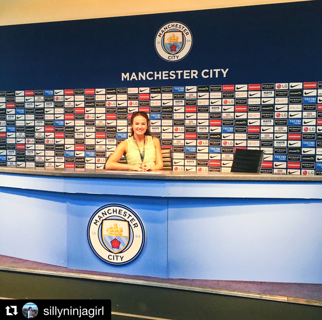 CCSAcc's tweet image. @sillyninjagirl from @universityofky is footballin&apos; VIP style with ManCity ⚽️ #CCSA #ccsalondon #ccsastudyabroad  #mancity #manchester #uk