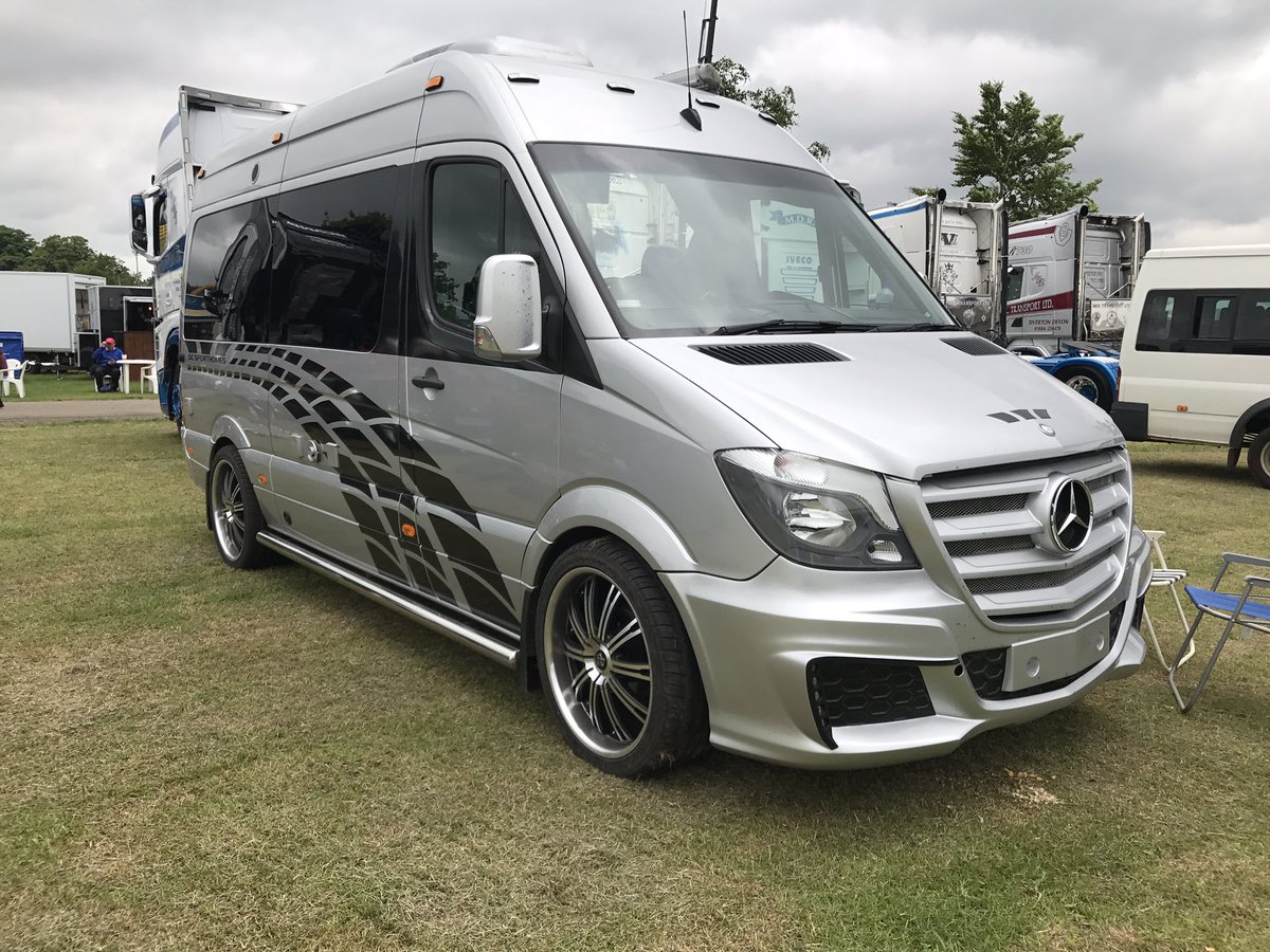 TheWhiteVanCam's tweet photo. Another great looking #MercedesSprinter spotted at @Truckfest_Live a few weeks back...
#NiceVan https://t.co/a42y2n5TB2