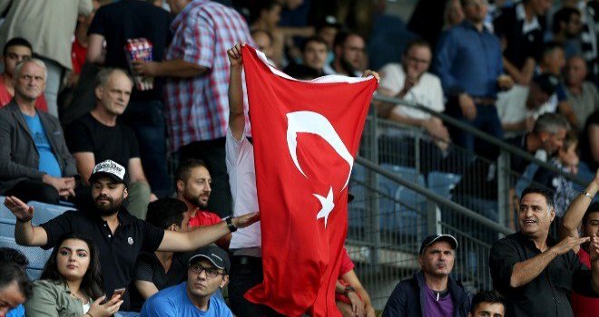 FENERBAHÇE'YE AVUSTURYA'DA BÜYÜK DESTEK dlvr.it/PYydB9