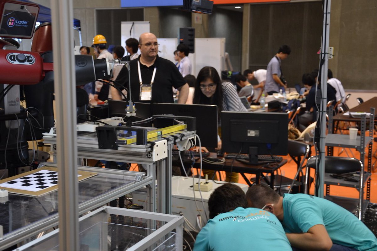 RobinLabUJI's tweet photo. ROBINLAB team ready at Nagoya for the Amazon Robotics Challenge 2017 https://t.co/Igjgi4KzjP