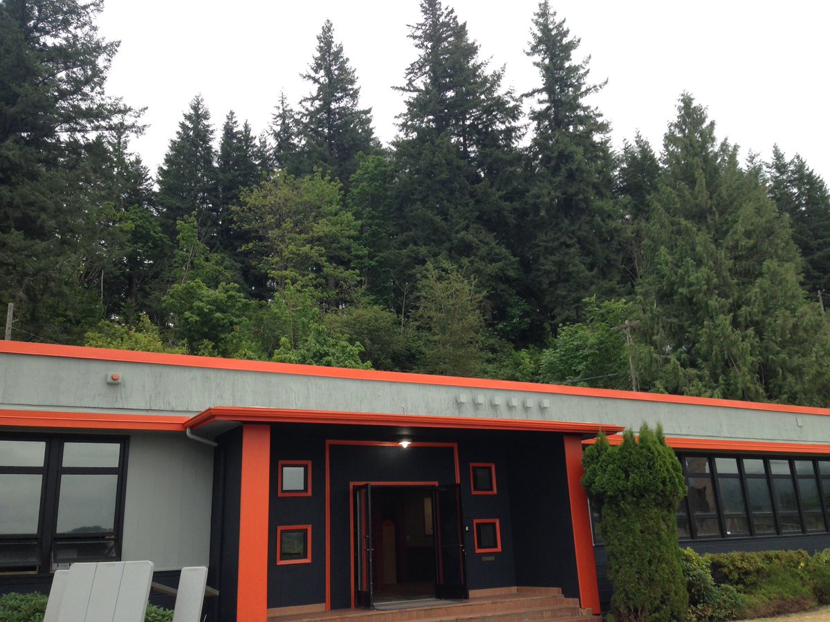 BlueRoseMag1's tweet photo. #sheriffsstation #TwinPeaks https://t.co/zmjRu4t9Mx https://t.co/Nit8nqDeul