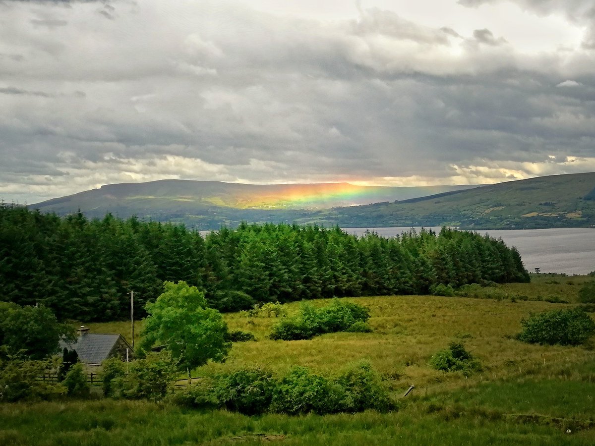 galwaytrad's tweet photo. Check out this rainbow I captured on Lough Allen #rainbow #firerainbow #ireland #leitrm https://t.co/PLBKyftkue