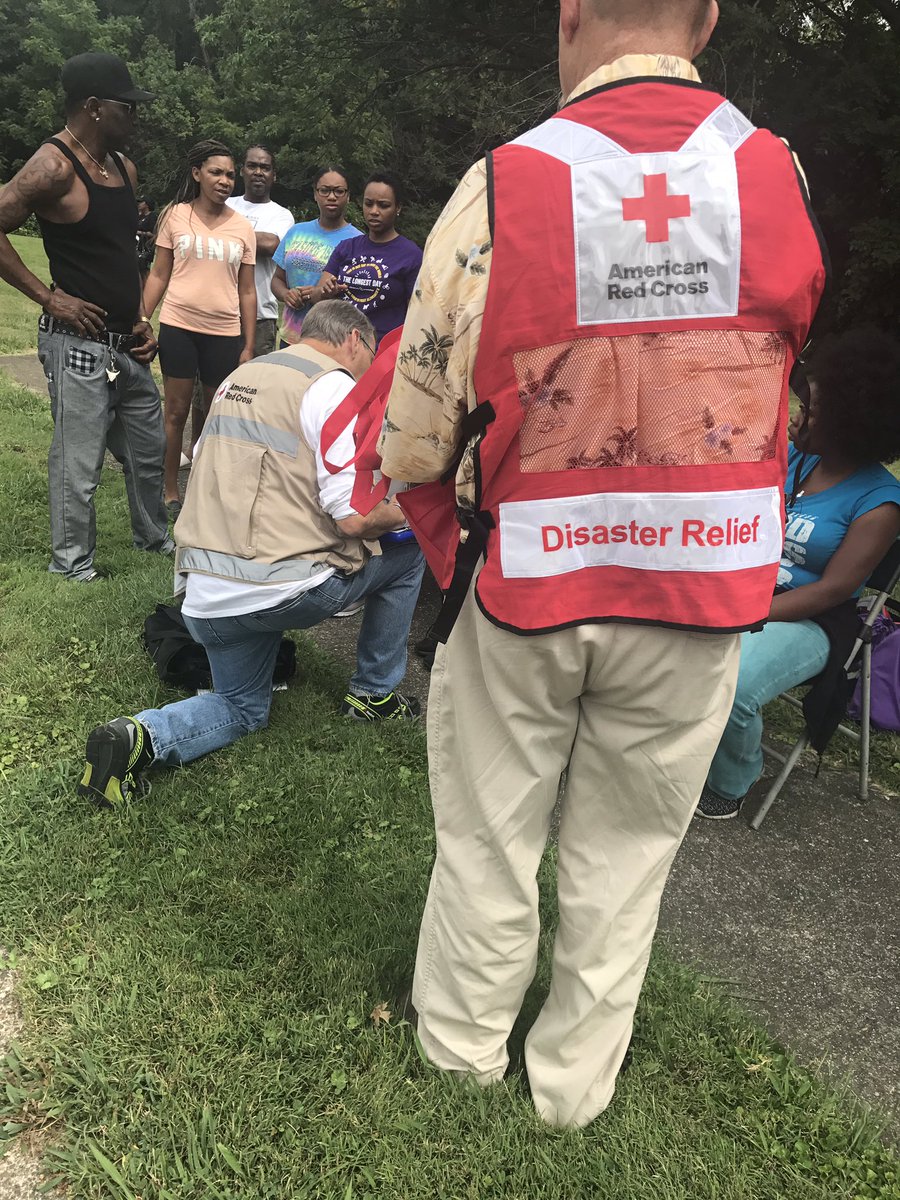 JFDpio's tweet photo. Thanks to the local volunteers-@LACredcross, #Pro4mance restoration and the Neighbors for providing clothes, food, restoration, etc #Heros https://t.co/haLrFu9LuC