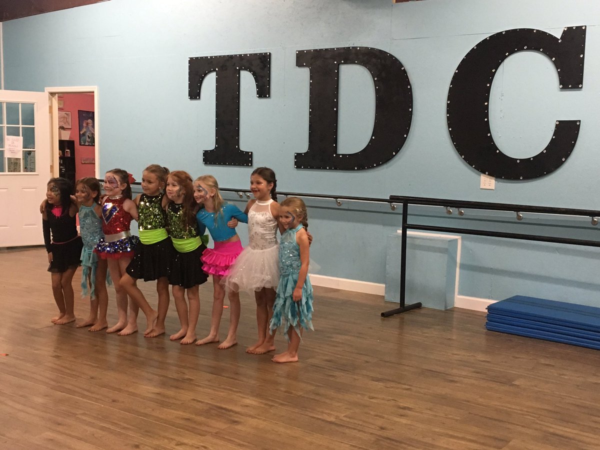 TDC_pride's tweet photo. Last day of diva camp!!!! 💅🏻💄💁🏼💃🏼 https://t.co/q2i4vJqgEn