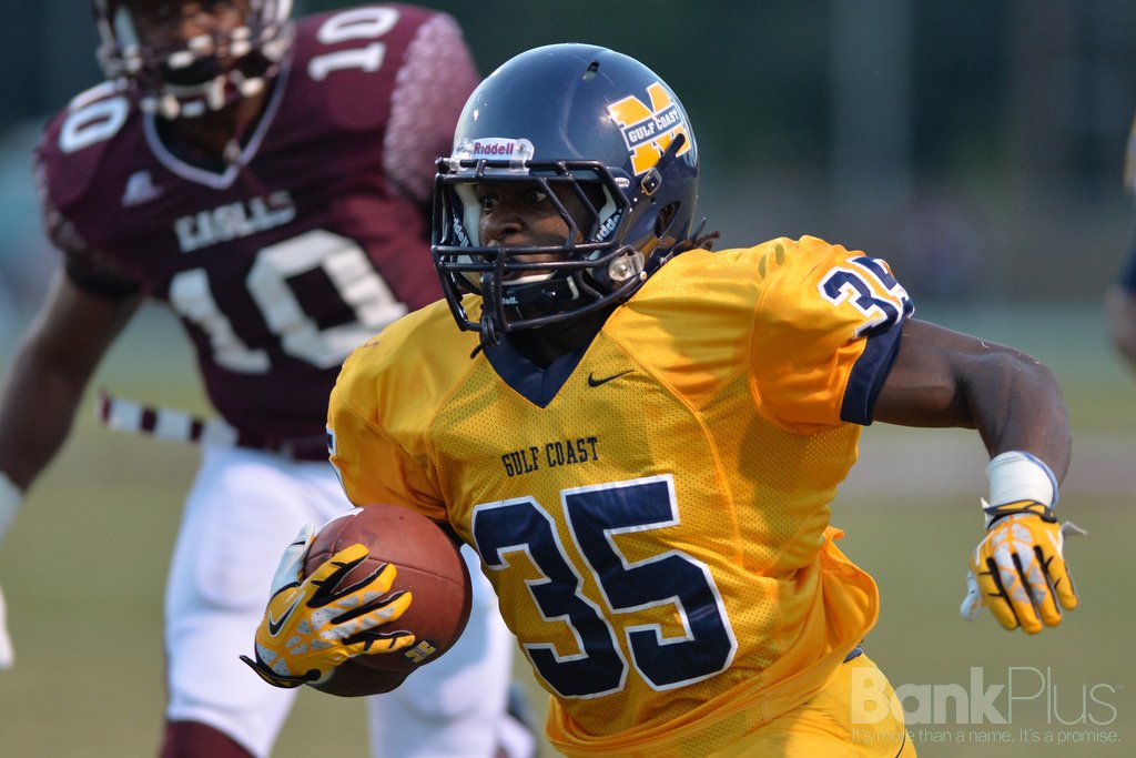 BulldogEQ's tweet photo. 35 more days until MGCCC takes the field vs. Itawamba! Rod Williams (13-15) currently holds the record for the longest run at 98 yards! https://t.co/LfMcAtatOM