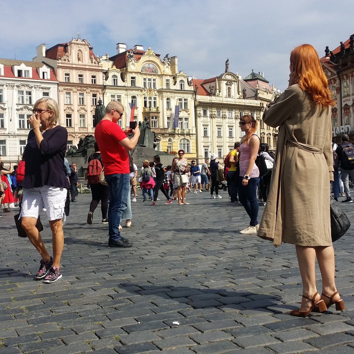 Kar preseneča pri množicah je, da nikoli ne veš,kdo je prišel prvi.Vedno je nekdo že tu pred tabo.Še nikoli,nikjer nisem bila prva. #travel