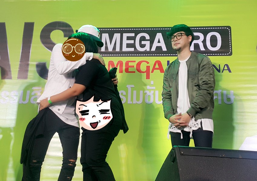 killer_i's tweet photo. @peckpalit ถึงกับไปขุดรูปเก่ามา แต่ต้องปิดหน้ากับพุงหน่อย😅กอดๆ นะคะเฮีย อยากให้เฮียรู้ไว้ไม่ว่าเกิดอะไรขึ้น นุชก็จะเป็นกำลังใจให้นะ #alwayswithPalit 💙 https://t.co/UO1kqv7N00