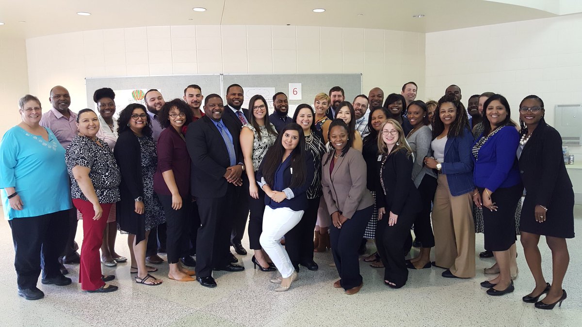 sgosborne14's tweet photo. About to present on the importance of school communications to a great group of first year #HISD APs and deans. @TeamHISD ! @LeadershipDev1 https://t.co/vsj0Nz8tbu