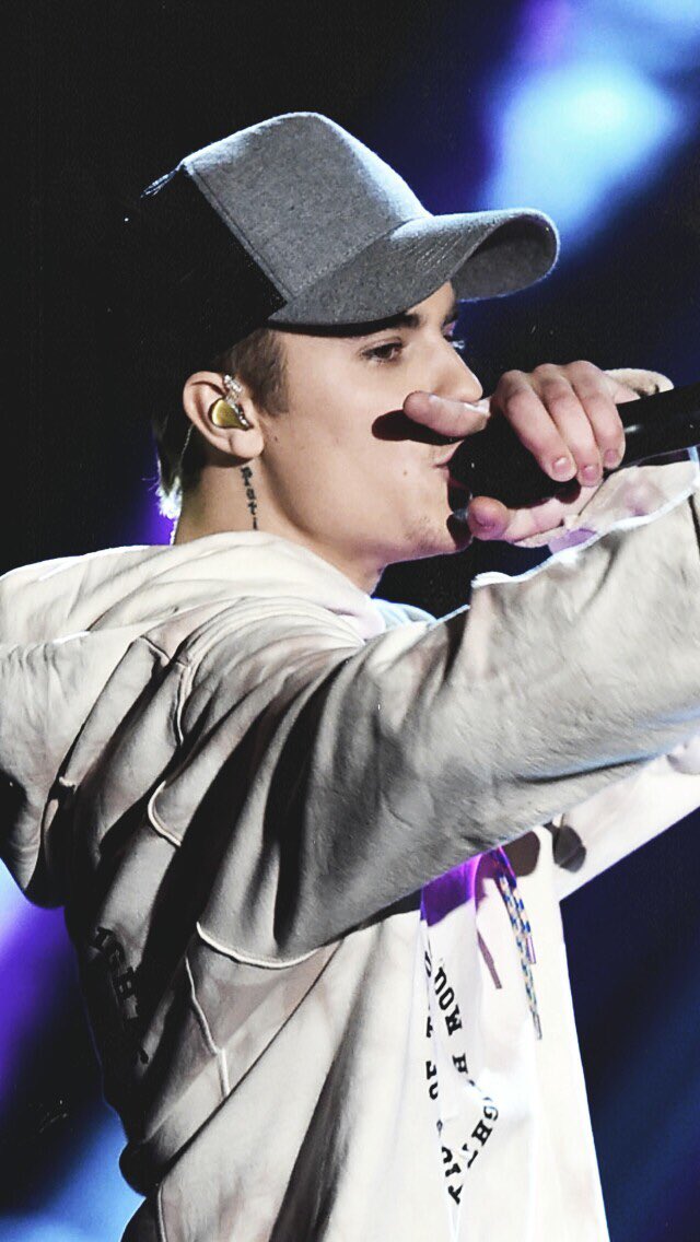 Durugunes_'s tweet photo. istediğiniz kadar justini düşürmeye  çalışın biz burda olduğumuz sürece  o günler  gelmeyecek #MTVHottest Justin Bieber https://t.co/Fg0rzbmiXm