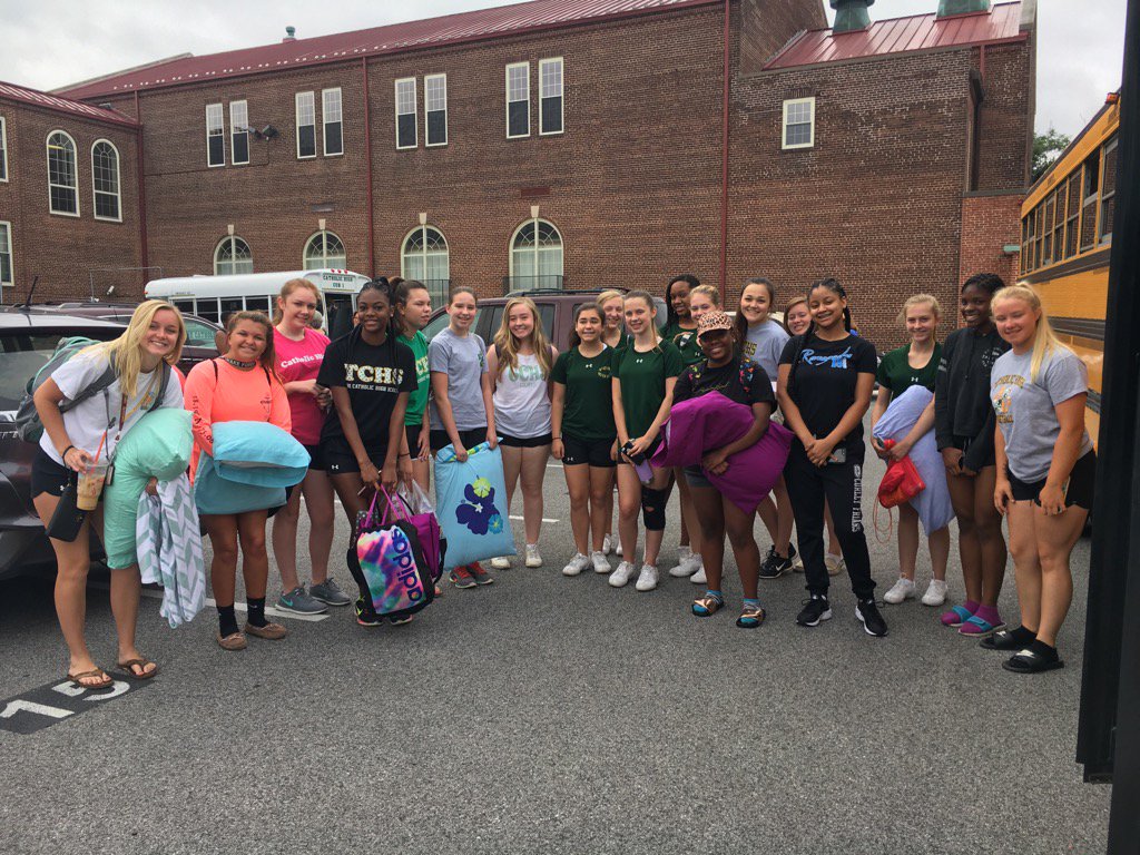 cubathletics's tweet photo. Off to camp they go #cheer2017 https://t.co/wZpFjnaepA