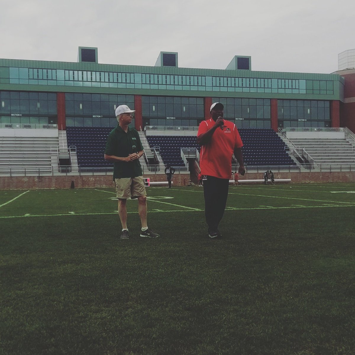 EvenFieldOrg's tweet image. .@ChuckWilson_EF interviewing Ronnie Lippett at @NEPAC #FootballForYou