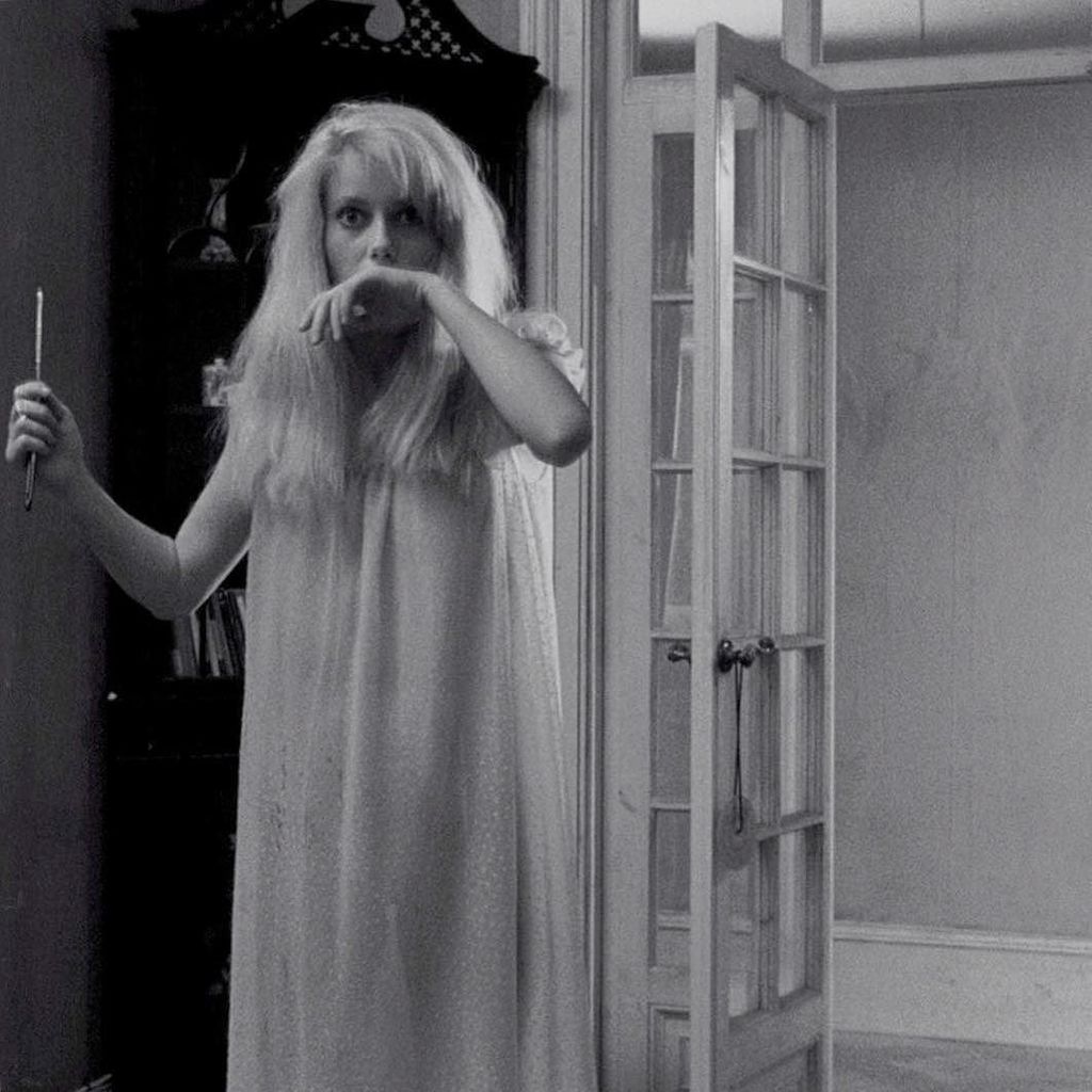 Mr_Filmo's tweet image. "I must get this crack mended" - Repulsion (1965)