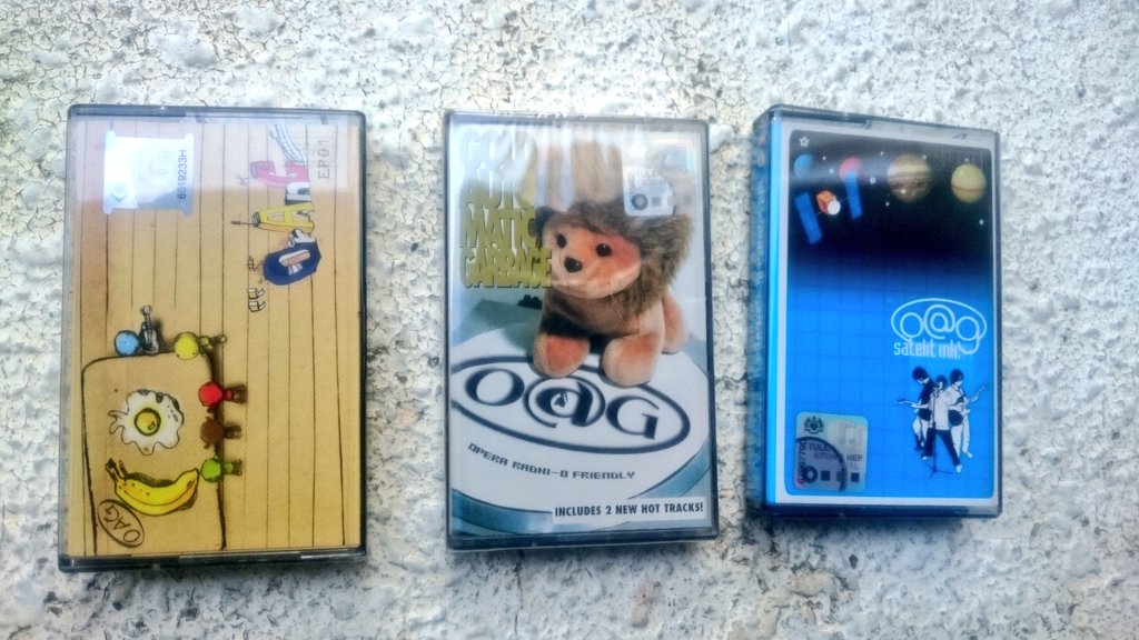 xFALLENxZOMBIEx's tweet photo. Esty's collection of OAG's cassettes.
And I got one of them. THANXXX ESTY!!
#OAG #OldAutomaticGarbage #OrAnG
#Indie #IndieRock https://t.co/2zymsRh1TM