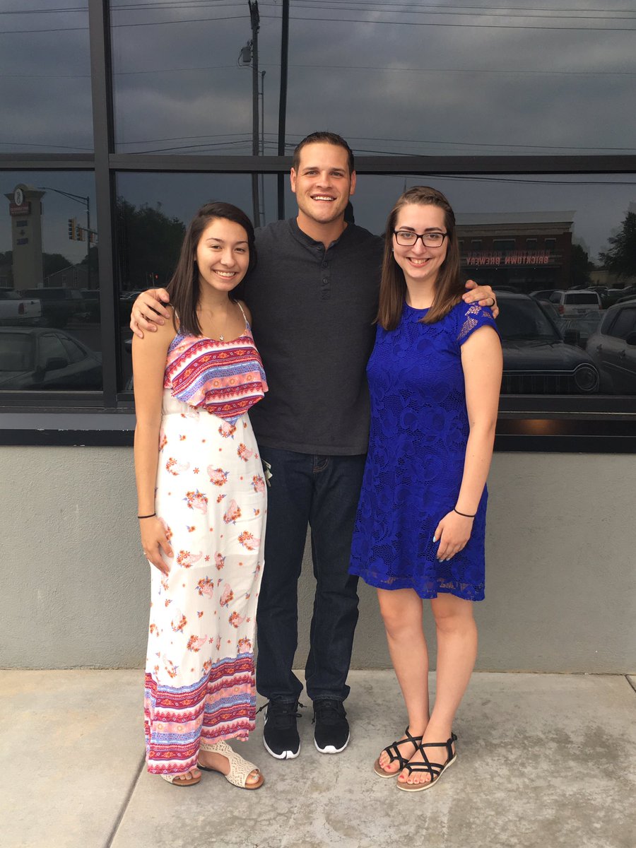 CoachZKliewer's tweet photo. So proud of these two.Scored 6s in IB: Business so dinner at Kobe it is. They are going to do amazing things @denning_hanah @erica_marie018 https://t.co/CtfjbjfAfy