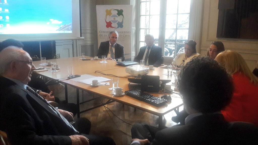 argentinaccsc's tweet photo. Reunión de la Dir. de Relaciones con organizaciones intermedias (DINTE), Com. #pymes del CCSC y CAME @redcame @CancilleriaARG #sociedadcivil https://t.co/lCVsvqgtgU