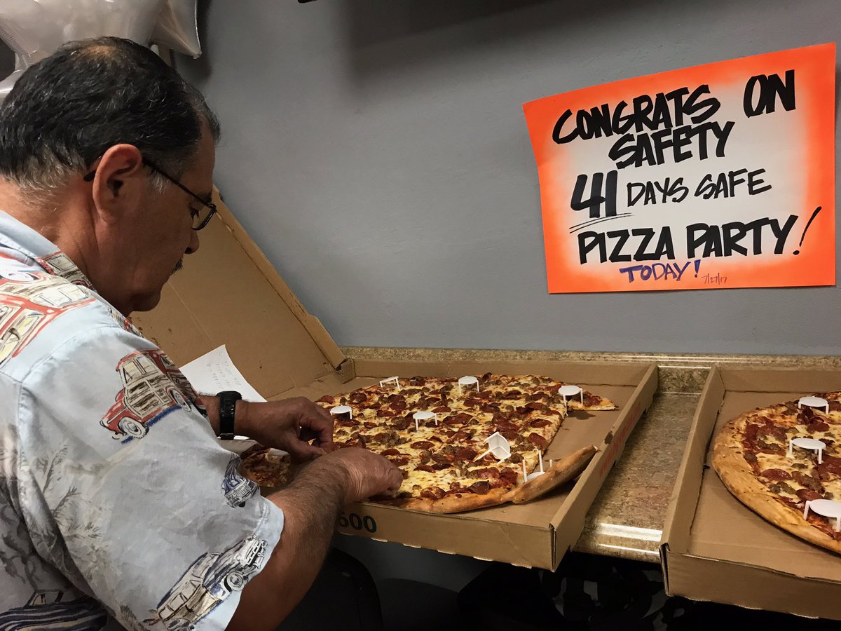 Maria_I_Castro's tweet photo. RialtoHD Driving excitement around Safety, pizza party for the store for reaching 30 days and now at 41! Let's keep going #safetychallenge https://t.co/DQbytqgdo7