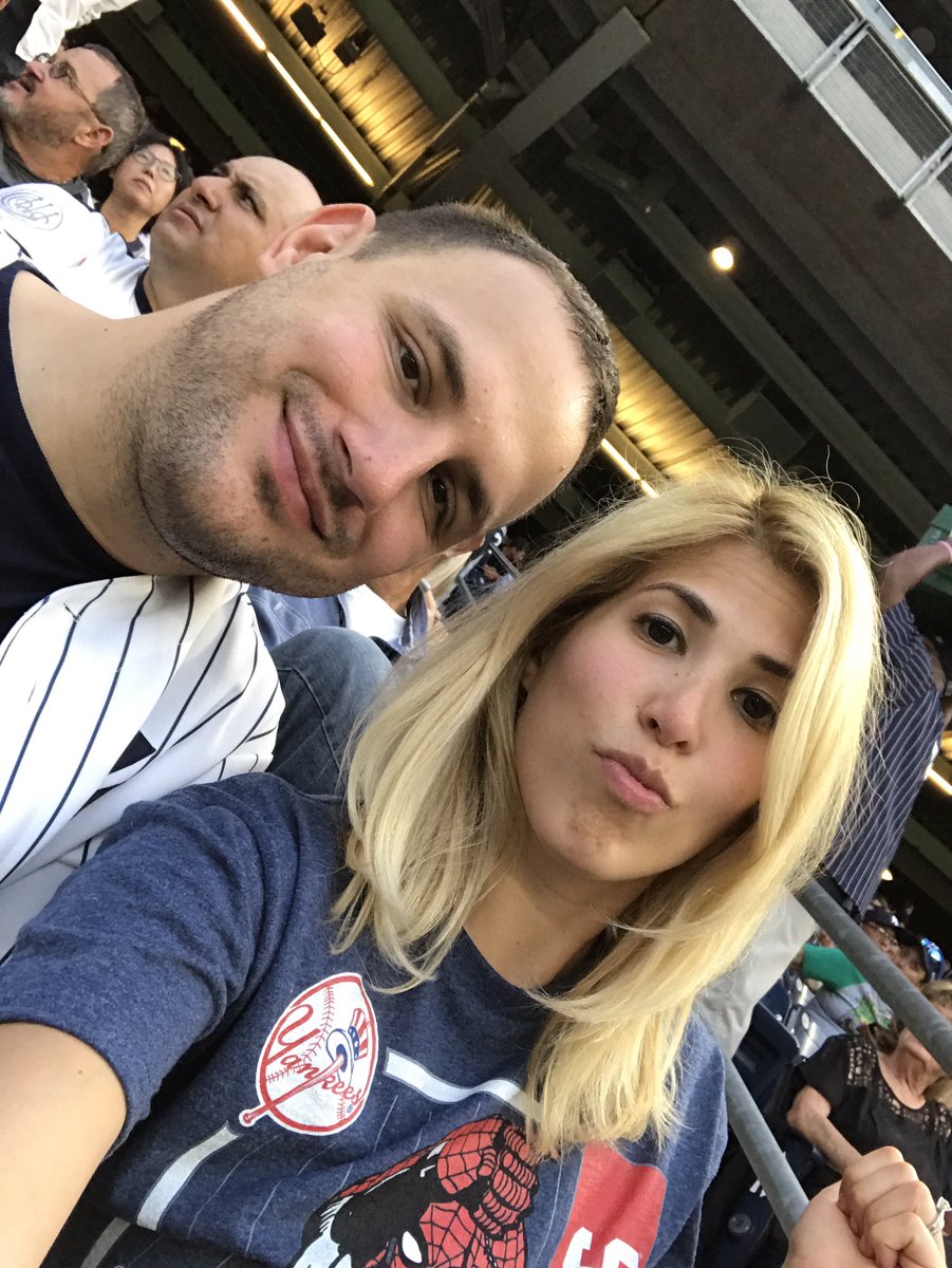 VictoriaDiGirol's tweet photo. Having a great time! @Yankees #mobilizingnyy 💙💙 https://t.co/DQSfweI0Bi