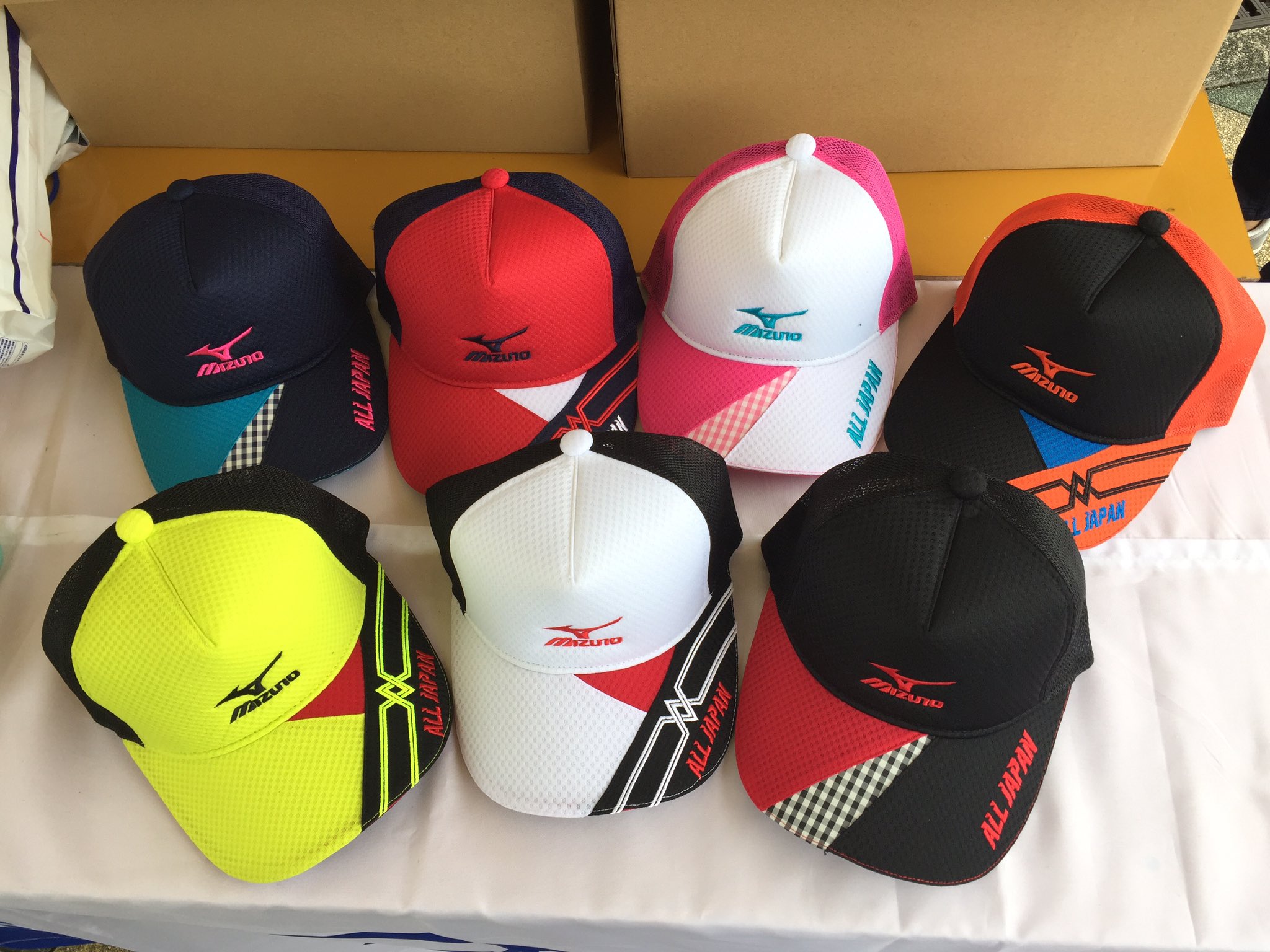 ミズノソフトテニス 第34回全日本小学生ソフトテニス選手権大会in滋賀県長浜市 ミズノブースでは全日本小学生記念キャップが残り少なくなっております お早めにお越しくださ い 全日本小学生 ミズノ ソフトテニス T Co Kzdsafjiuq Twitter