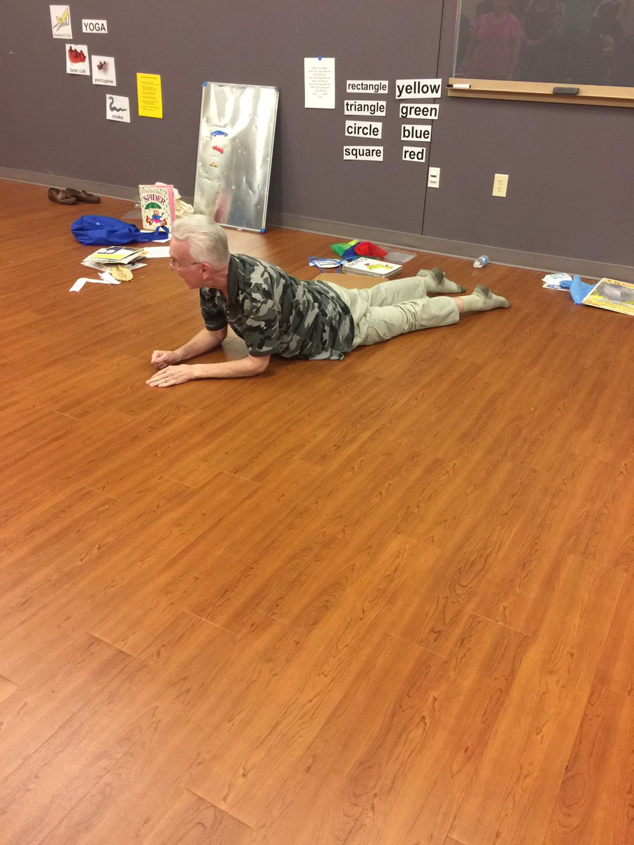 ksandlin07's tweet photo. Yoga with Dr. Thomas #R10N4F2017 https://t.co/76QuEoQ0Vj