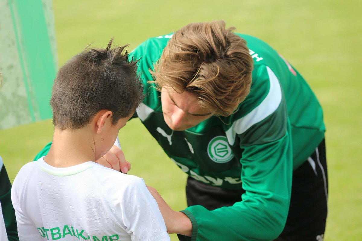 Prachtige middag voor deelnemers <a href="/fcgroningen/">FC Groningen</a> Voetbalkamp! Kijk snel op 👉 gomos.nl/hoog-bezoek-op…