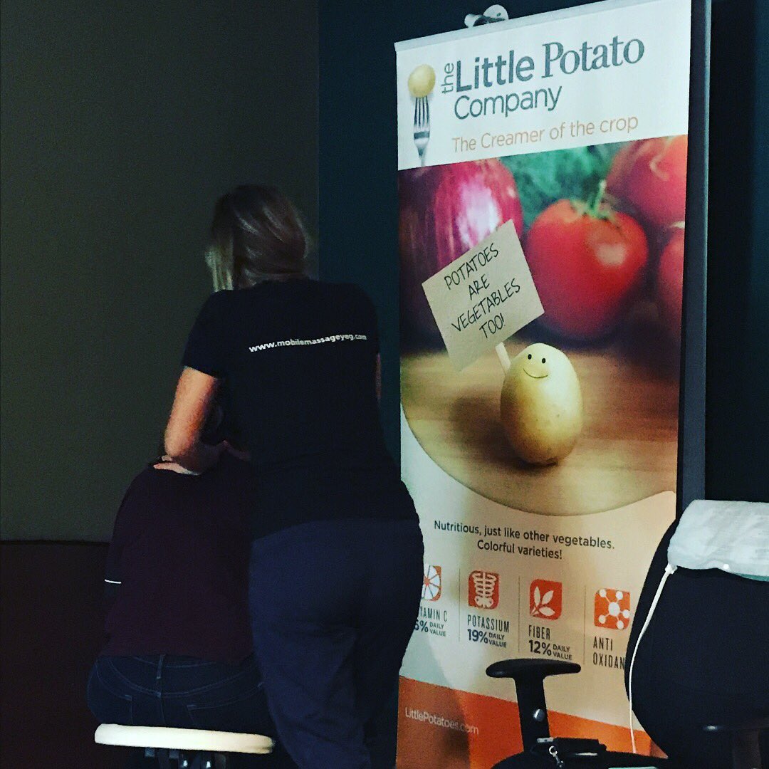 massageyeg's tweet photo. #Massage day! #workplacemassage #yeg https://t.co/wXbj1xTTjp