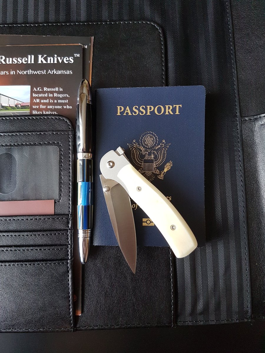AGRussellKnives's tweet photo. Any travelers out there? #makesuretocheckit  #whitebone #foldingknife #knife #passport 

Specs for K12: 
https://t.co/OVabnVjuT4 https://t.co/uTuMmdG8H5