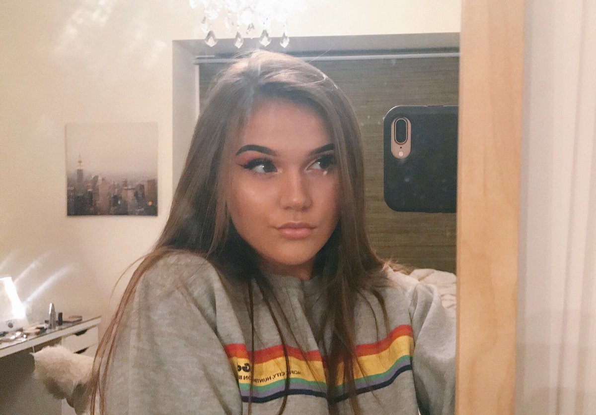 GOLDENQUINTAL's tweet photo. sorry for never going on this account LOL but ya girl is back and i'm gonna post more sweeties <3 https://t.co/xy5LJ2q1r0