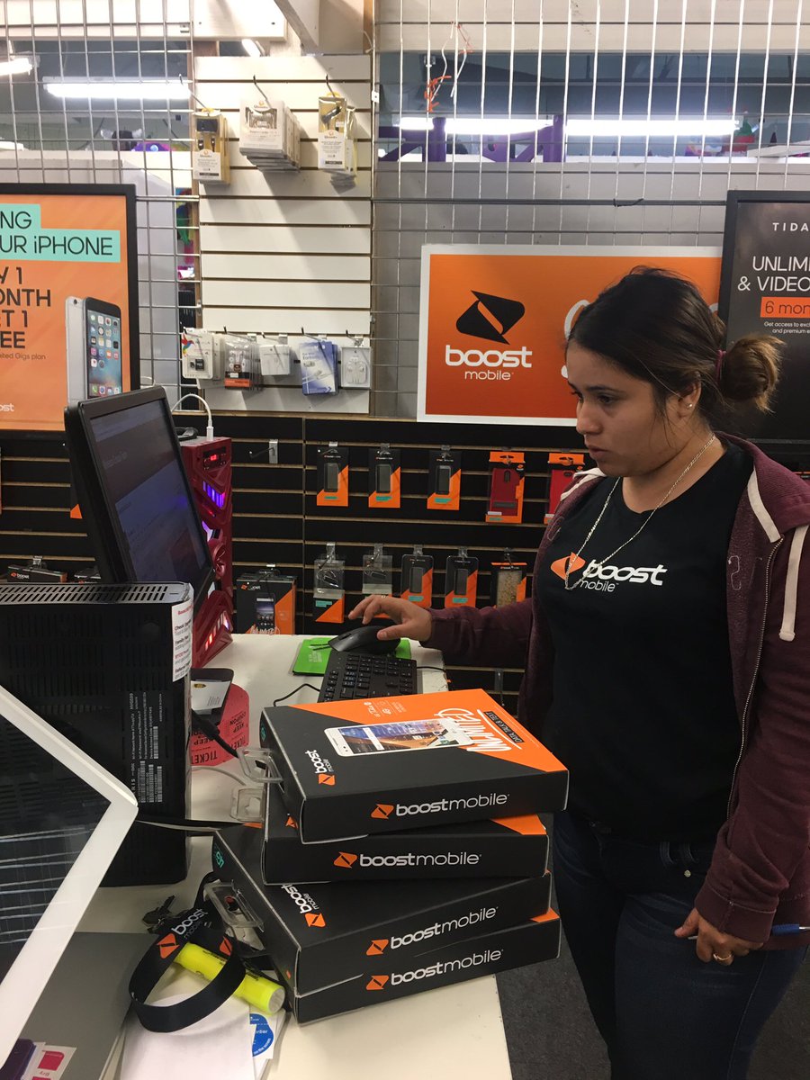 SPG_JeHi's tweet photo. #wirelessgroupStanton working on a #4/$110 and possibly a 5th line! Go Cinthia Go! @Alicia_SPG @prailpcs @Mel_Marceco π°π±π°π±π°π±π° https://t.co/nGoJ3uw0Hh